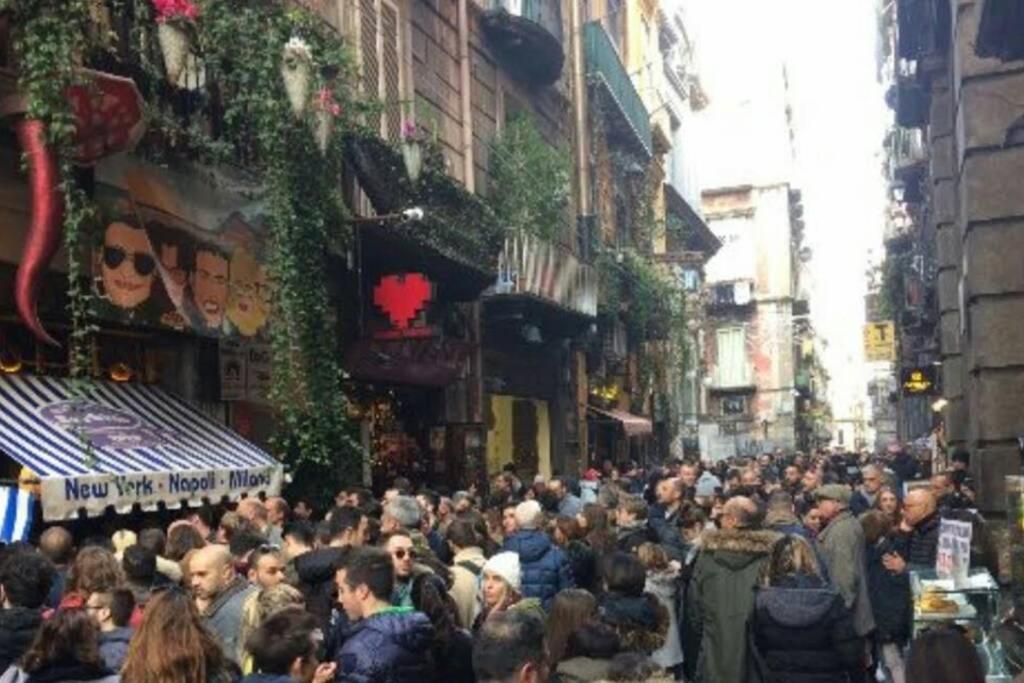 Apartamento Napoli Centro Storico Un Passo Da San Gennaro Exterior foto