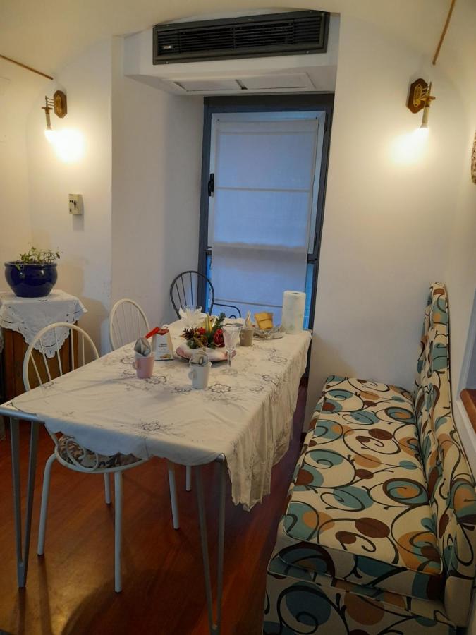 Apartamento Napoli Centro Storico Un Passo Da San Gennaro Exterior foto